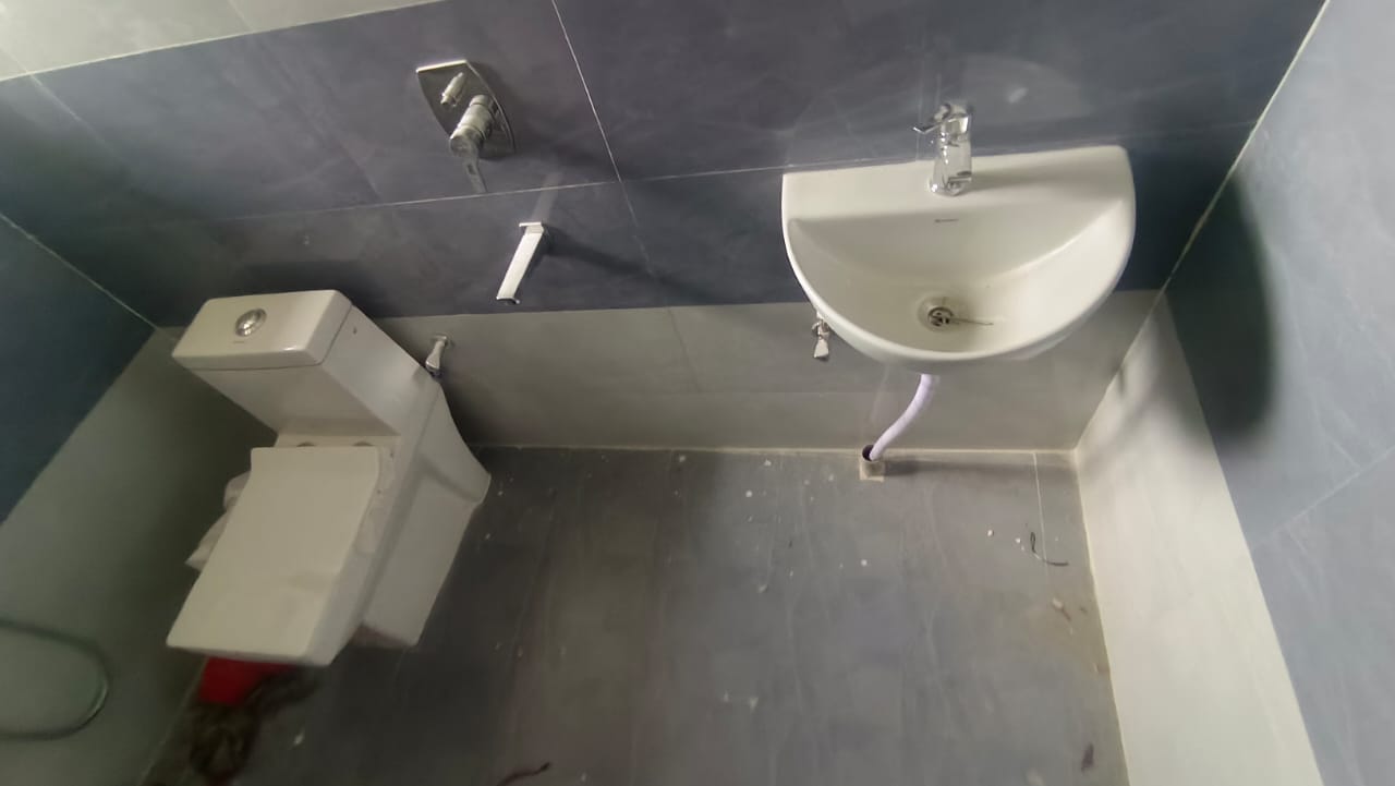 Unfurnished 3bhk in Sixmile for Rent